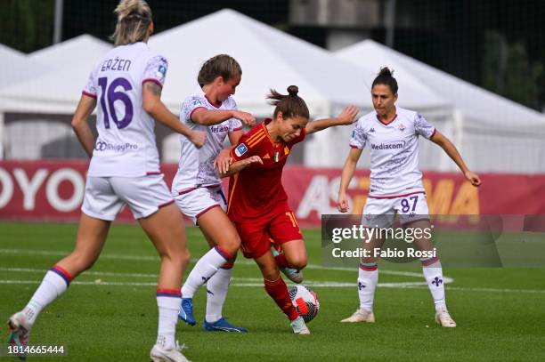 Manuela Giugliano of AS Roma competes for the ball during the Women Serie A Ebay match between AS Roma and Fiorentina at Stadio Tre Fontane on...