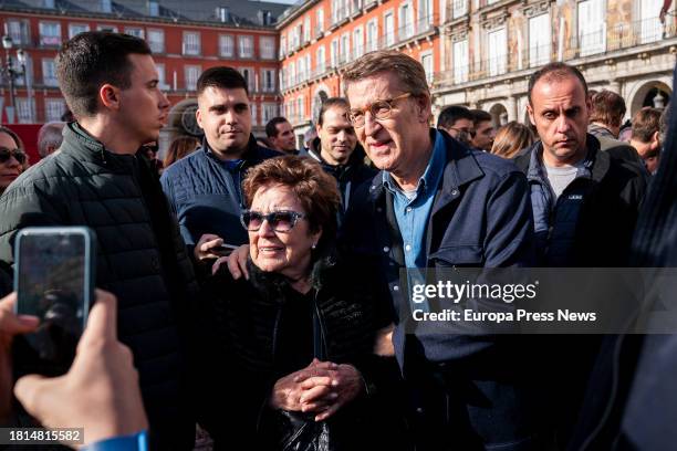 The president of the Popular Party, Alberto Nuñez Feijoo , visits the Christmas market at the Plaza Mayor in Madrid, on 26 November, 2023 in Madrid,...