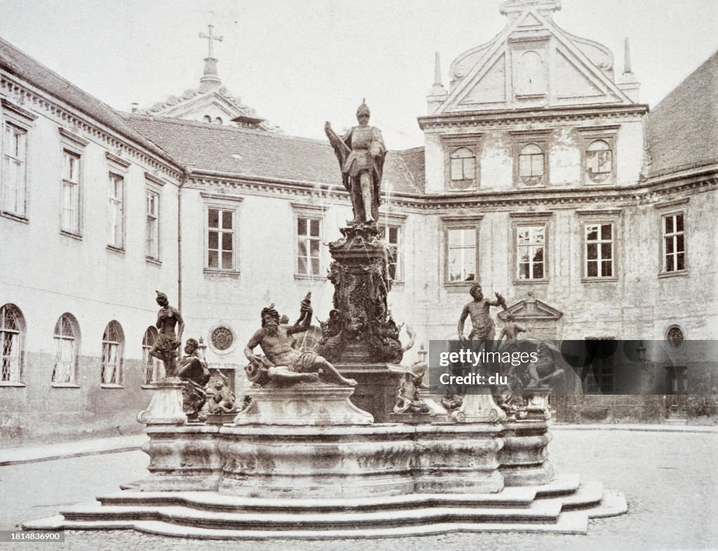Munich residence, Wittelsbacher Brunnen