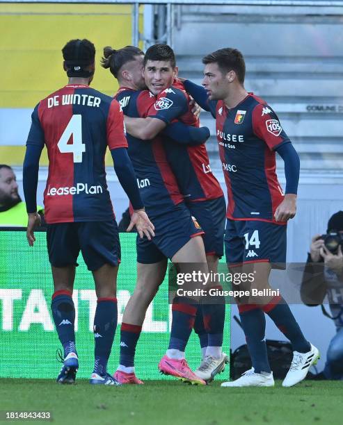 Ruslan Malinovskyi of Genoa CFC celebrates with his teammates after scoring goal 1-1 during the Serie A TIM match between Frosinone Calcio and Genoa...