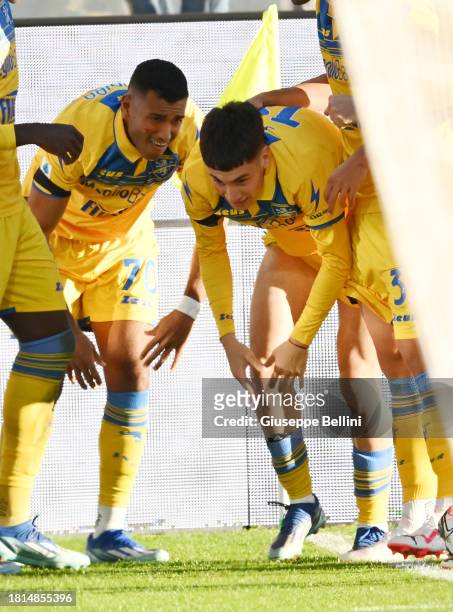 Matias Soulè of Frosinone Calcio celebrates with his teammates after scoring opening goal during the Serie A TIM match between Frosinone Calcio and...