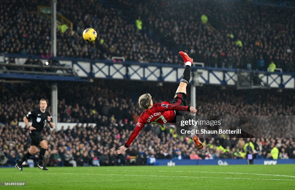 Everton FC v Manchester United - Premier League