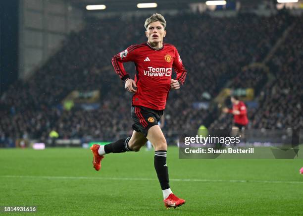 Alejandro Garnacho of Manchester United celebrates after scoring the team's first goal during the Premier League match between Everton FC and...