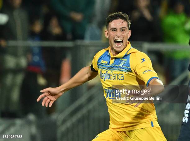 Ilario Monterisi of Frosinone Calcio celebrates after scoring the goal to go 2-1 during the Serie A TIM match between Frosinone Calcio and Genoa CFC...