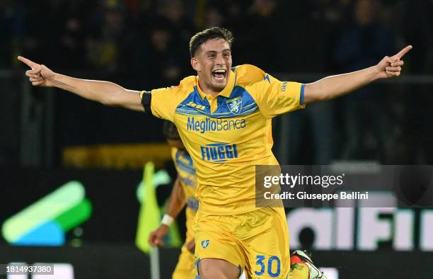 Ilario Monterisi of Frosinone Calcio celebrates after scoring goal 2-1during the Serie A TIM match between Frosinone Calcio and Genoa CFC at Stadio...