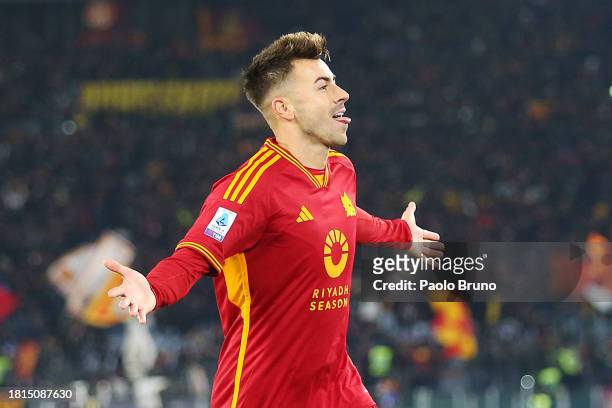Stephan El Shaarawy of AS Roma celebrates after scoring the team's third goal during the Serie A TIM match between AS Roma and Udinese Calcio at...