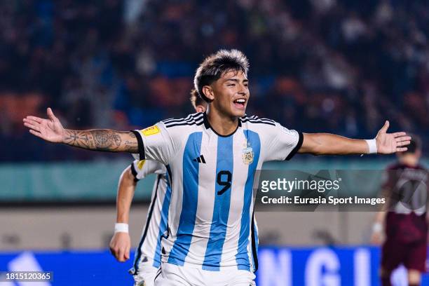 Agustin Ruberto of Argentina celebrates his goal by free kick during FIFA U-17 World Cup Round of 16 match between Argentina and Venezuela at Si...