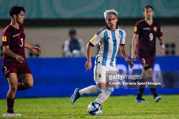 Ian Subiabre of Argentina passes the ball during FIFA U-17 World Cup Round of 16 match between Argentina and Venezuela at Si Jalak Harupat Stadium on...