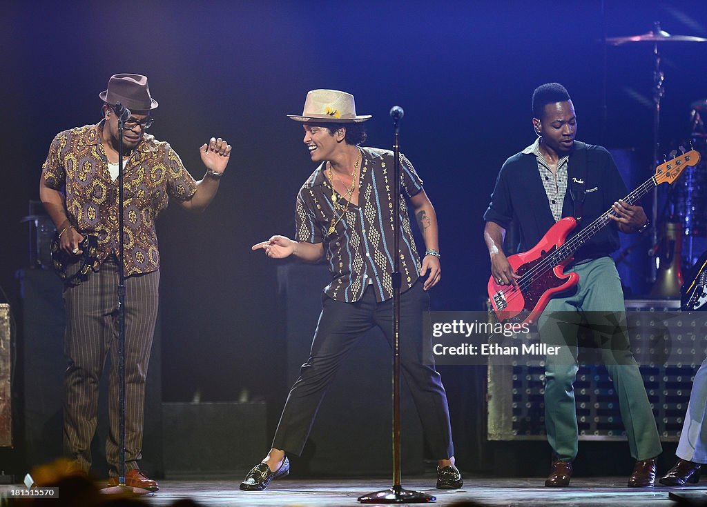 IHeartRadio Music Festival - Day 2 - Show