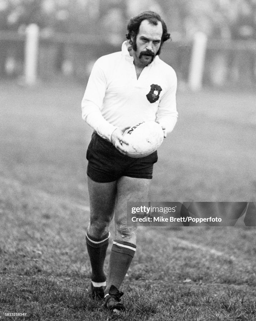 Roger Shackleton Roger Shackleton of Yorkshire prepares to kick a penalty during the ...