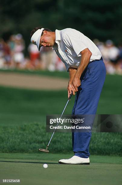 American golfer Bob Tway putting at the PGA Championship at Inverness Club in Toledo, Ohio, 9th August 1986. Tway won the competition, his only major...