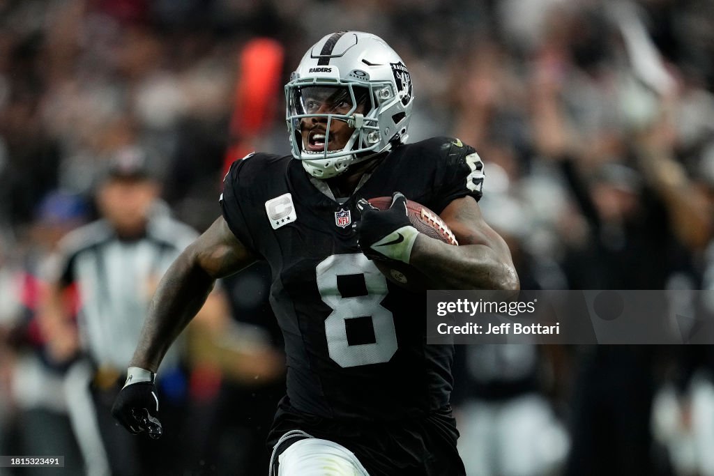 Kansas City Chiefs v Las Vegas Raiders