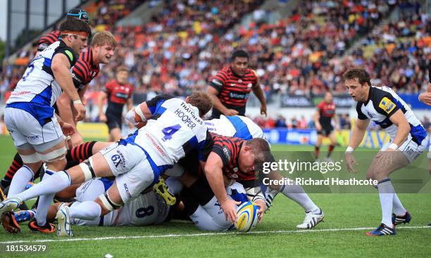 Matt Stevens of Saracens dives over to score a try during the Aviva Premiership Rugby match between Saracens and Bath at the Allianz Park on...