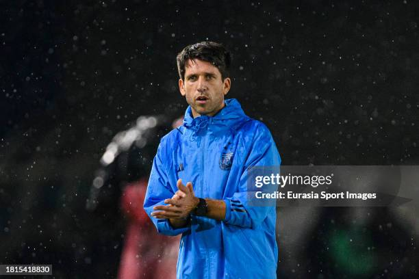 Argentina Head Coach Diego Placente gestures during FIFA U-17 World Cup 3rd Place Final match between Argentina and Mali at Manahan Stadium on...