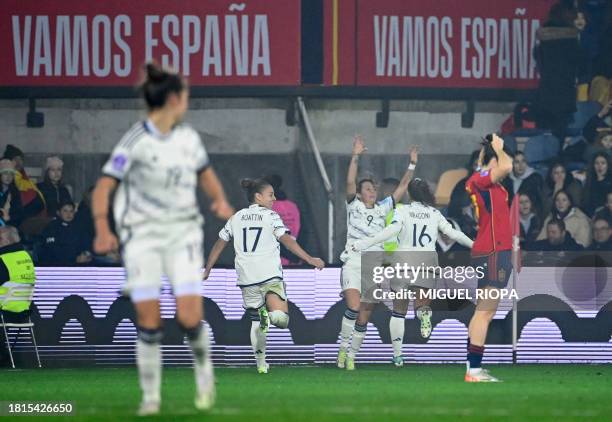 Italy's forward Valentina Giacinti celebrates scoring an equalizing goal during the UEFA Women's Nations League group A4 football match between Spain...