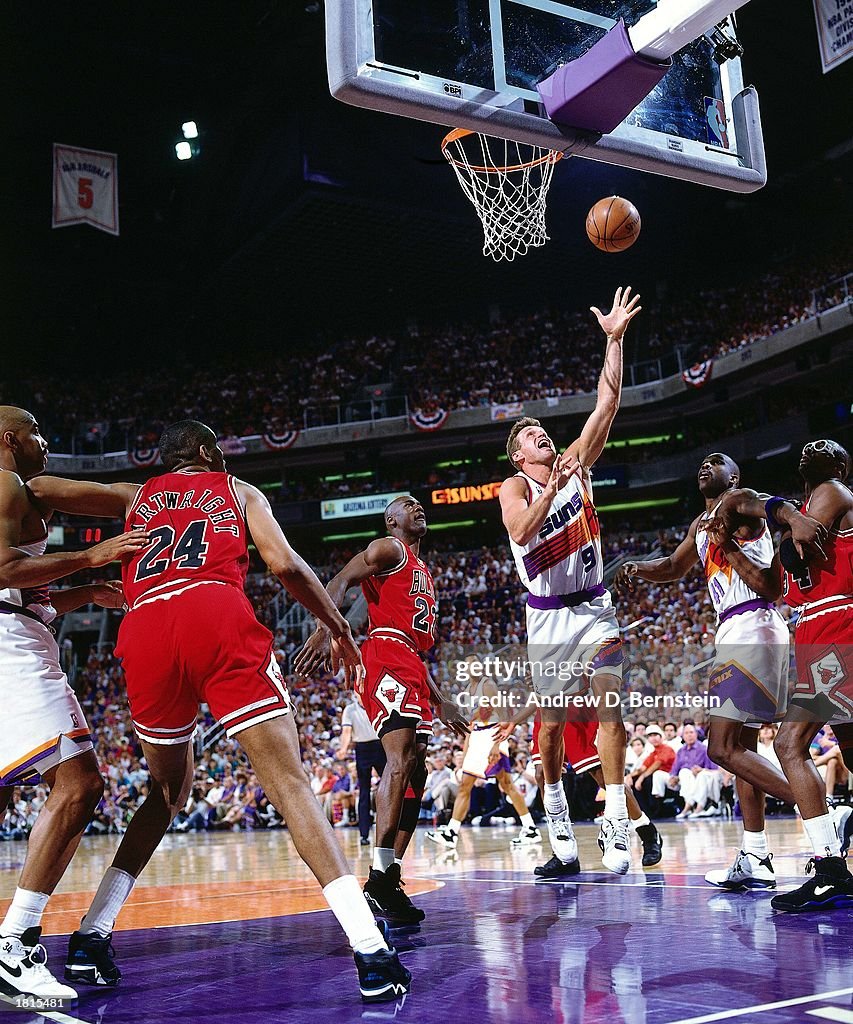 Majerle goes for a layup