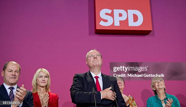 Social Democrats chancellor candidate Peer Steinbrueck and Olaf Scholz, Hamburg's First Mayor, Manuela Schwesig, Labor Secretary in Mecklenburg-West...