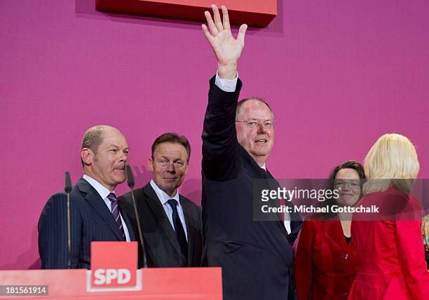 Social Democrats chancellor candidate Peer Steinbrueck and Olaf Scholz, Hamburg's First Mayor, Thomas Oppermann, chairman of the parliamentary...