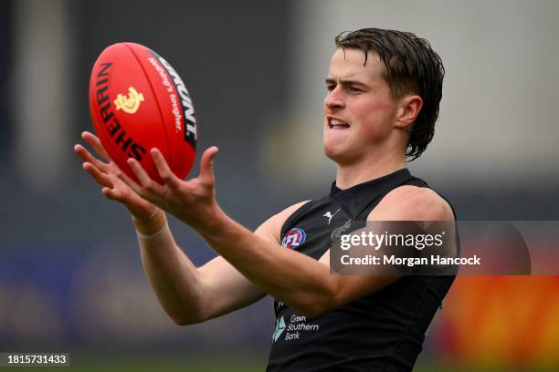 Matthew Carroll of the Blues trains during a Carlton Blues AFL training session at Ikon Park on November 27, 2023 in Melbourne, Australia.