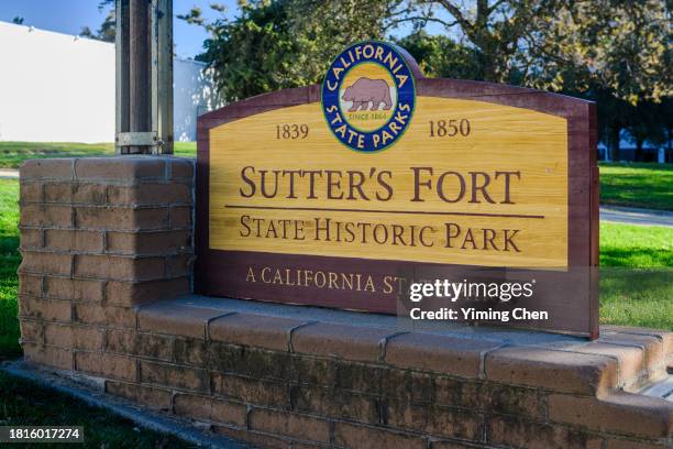 sign of sutter’s fort state historic park - fort stock pictures, royalty-free photos & images