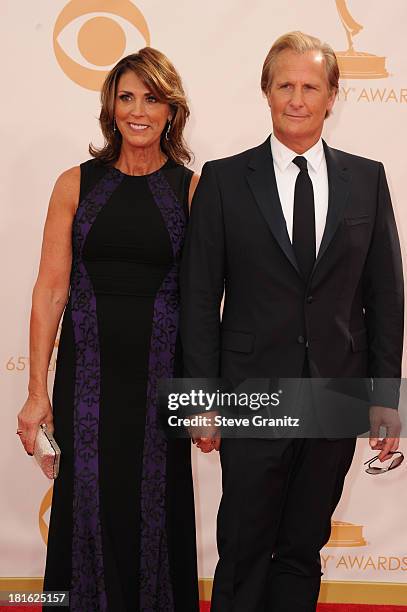 Actor Jeff Daniels and Kathleen Treado arrive at the 65th Annual Primetime Emmy Awards held at Nokia Theatre L.A. Live on September 22, 2013 in Los...