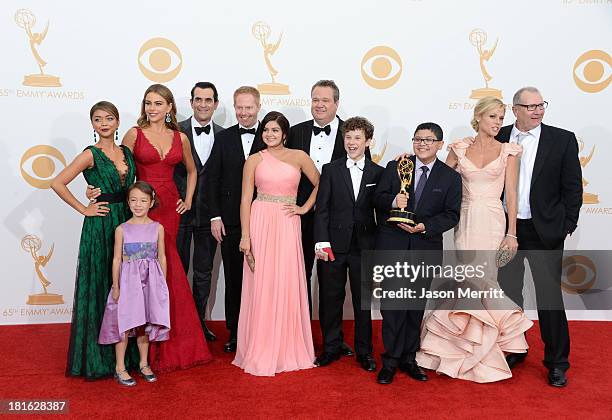 Actors Sarah Hyland, Aubrey Anderson-Emmons, Sofia Vergara, Ty Burrell, Jesse Tyler Ferguson, Ariel Winter, Eric Stonestreet, Nolan Gould, Rico...