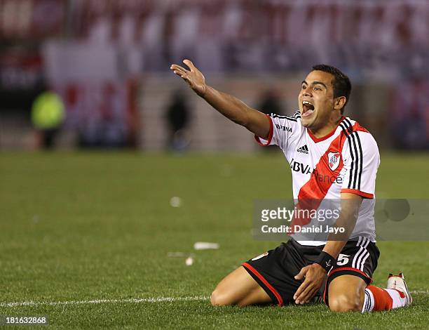 Gabriel Mercado, of River Plate, complains to a linesman during a match between River Plate and All Boys as part of the Torneo Inicial 2013 at...