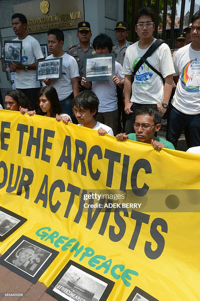 INDONESIA-RUSSIA-ENVIRONMENT-ARCTIC-GREENPEACE-PROTEST