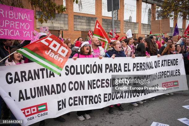 And ILSE workers with protest banners during the rally. On November 27 in Seville . Concentration of CCOO-A in front of the Consejeria de Desarrollo...