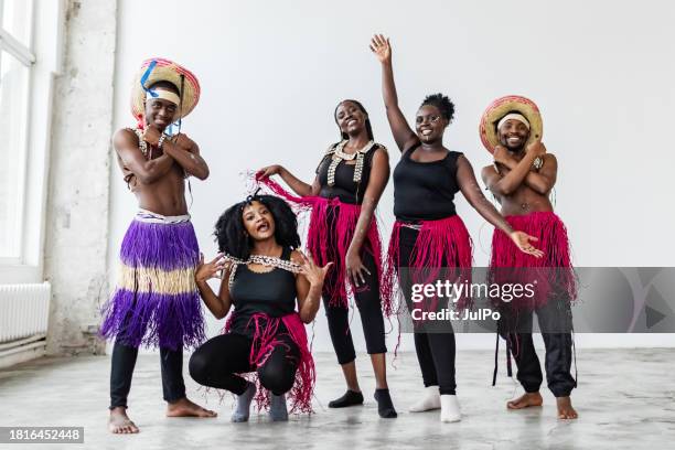 African Ritual Costumes 487 African Tribal Festivals Women Stock Photos, High-Res Pictures, and ...
