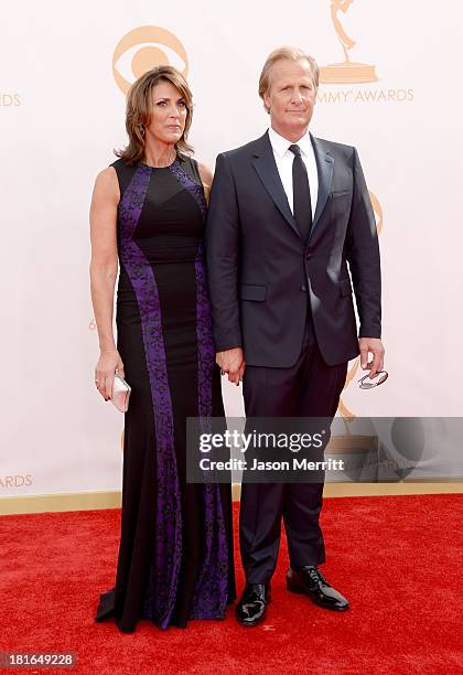 Actor Jeff Daniels and Kathleen Treado arrive at the 65th Annual Primetime Emmy Awards held at Nokia Theatre L.A. Live on September 22, 2013 in Los...