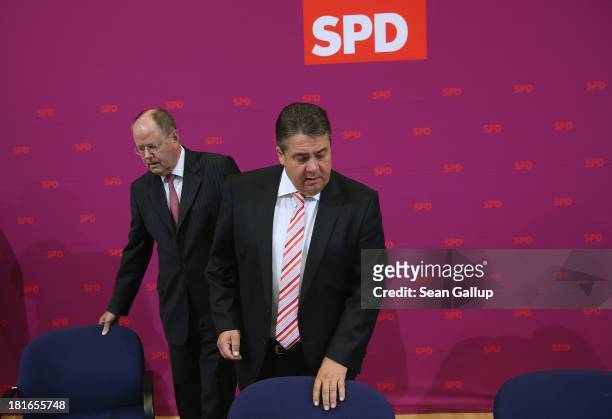 Peer Steinbrueck, chancellor candidate of the German Social Democrats , and SPD Chairman Sigmar Gabriel arrive for a meeting of the SPD governing...