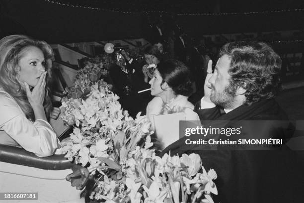 Jean-Paul Belmondo et Ursula Andress au Gala de L’Union, le 17 avril 1970 à Paris.