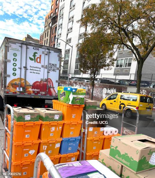 Direct Delivery Image 370 Direct To Store Delivery Stock Photos, High-Res Pictures, and ...