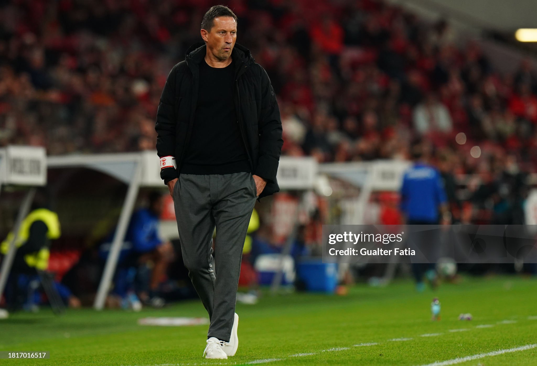 Schmidt did not like being challenged and threatens to leave Benfica