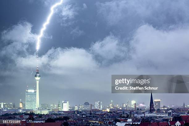 berlin - lightning strikes in the tv tower - olympiatornet i münchen bildbanksfoton och bilder