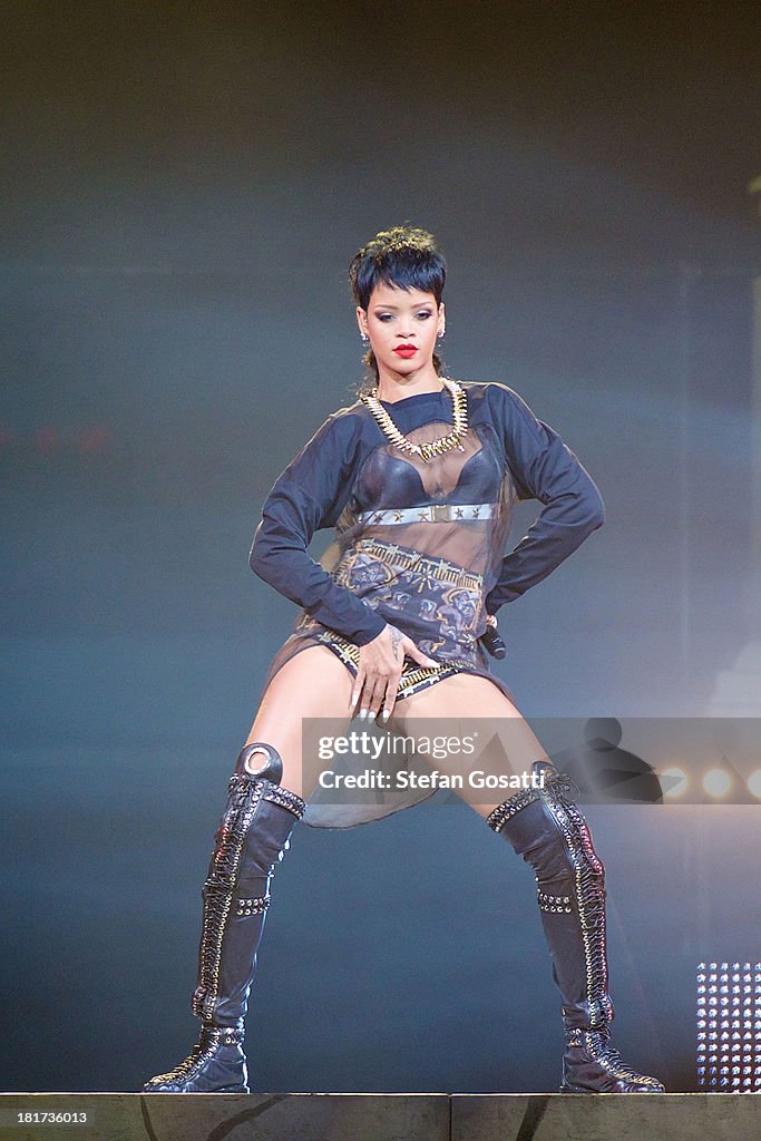 Rihanna Performs Live In Perth