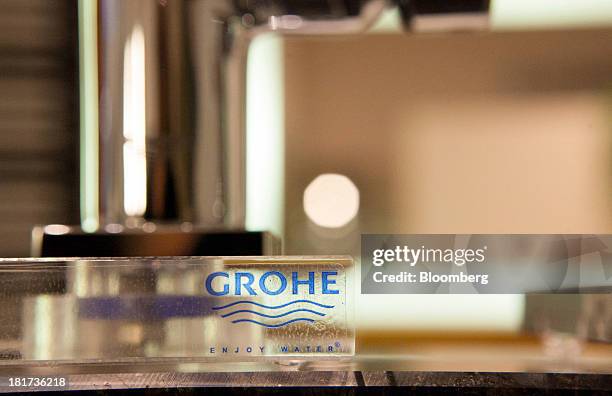 Grohe Store 62 Grohe Bathroom Fixtures Stock Photos, High-Res Pictures, and Images ...