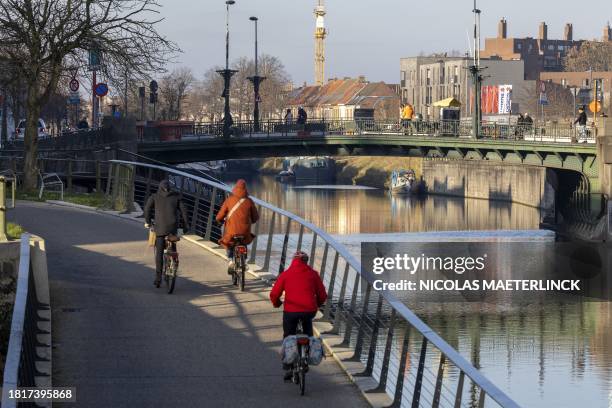Illustration shows a bicycle bridge at the Phenix bridge in in Gent, Saturday 02 December 2023. BELGA PHOTO NICOLAS MAETERLINCK