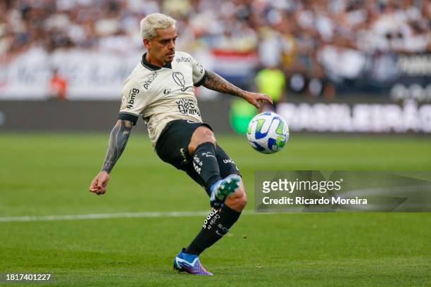 Fagner of Corinthians controls the ball during the match between Corinthians and Internacional as part of Brasileirao Series A 2023 at Neo Quimica...