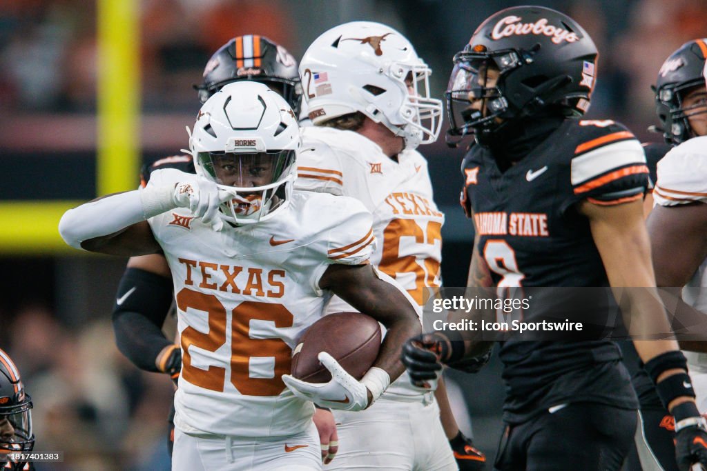 Texas Longhorns running back Quintrevion Wisner reacts after a play
