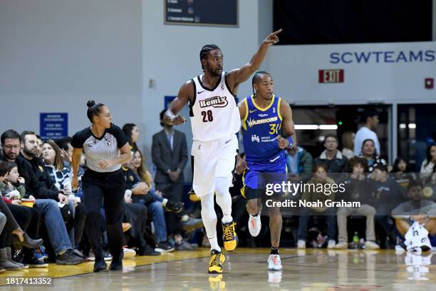 Maurice Harkless of the Rip City Remix celebrates after a basket during the game against the Santa Cruz Warriors on December 2, 2023 at the Kaiser...