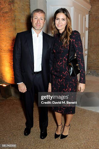 Roman Abramovich and Dasha Zhukova attend a donors dinner hosted by Michael Bloomberg & Graydon Carter to celebrate the launch of the new Serpentine...