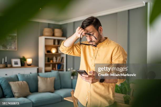 i just read the bad news - orolig bildbanksfoton och bilder