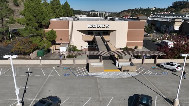CA: Steady Decline Of Shopping Malls In U.S. Have Led To Some Still Open Being Dubbed As "Zombie Malls"