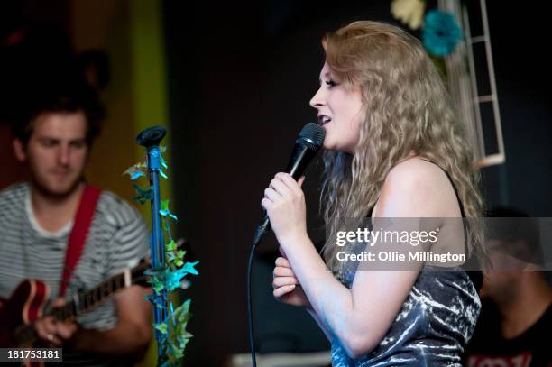 21 Janet Devlin (Singer) Stock Photos, High-Res Pictures, and Images ...