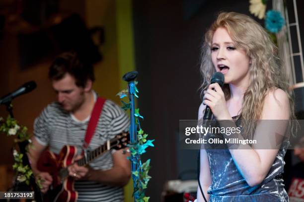 21 Janet Devlin (Singer) Stock Photos, High-Res Pictures, and Images ...