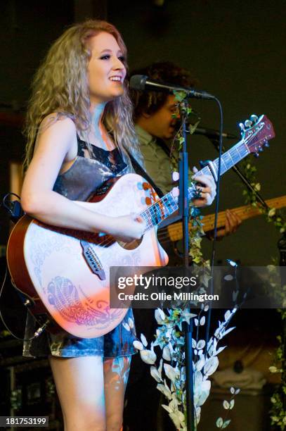 21 Janet Devlin (Singer) Stock Photos, High-Res Pictures, and Images ...