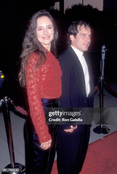 Actress Madeleine Stowe and actor Brian Benben attend the "Short Cuts" Beverly Hills Premiere on October 5, 1993 at Samuel Goldwyn Theatre in Beverly...