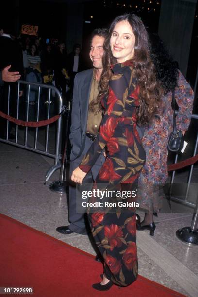 Madeleine Stowe Husband Brian Benben madeleine-stowe-husband-brian-benben